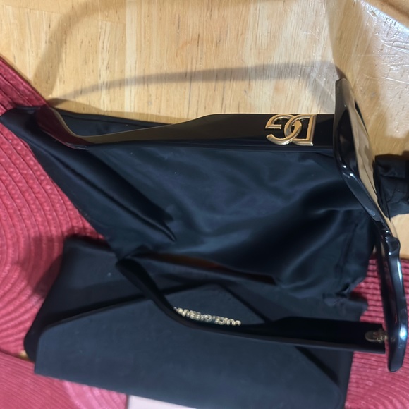 Dolce and Gabbana cateye glasses in black. Made in Italy - Picture 2 of 7